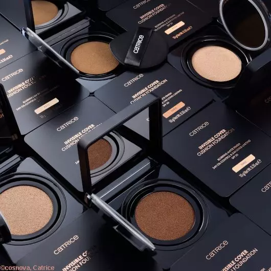 Invisible Cushion Foundations aus dem Catrice Trend Drop „Glass Cloud“.