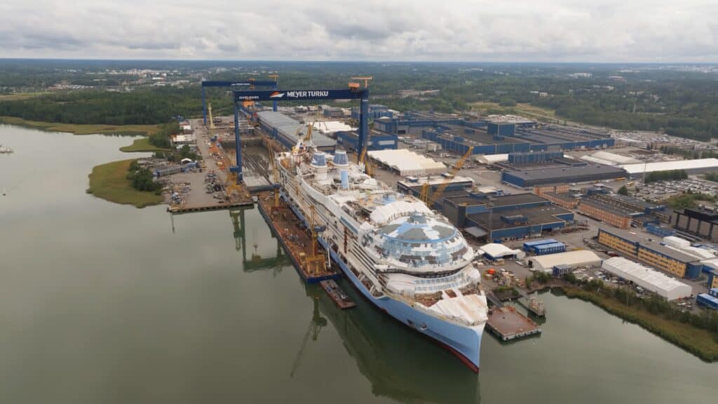 neues Kreuzfahrtschiff 2026 Royal Caribbean Legend of the Seas Werft