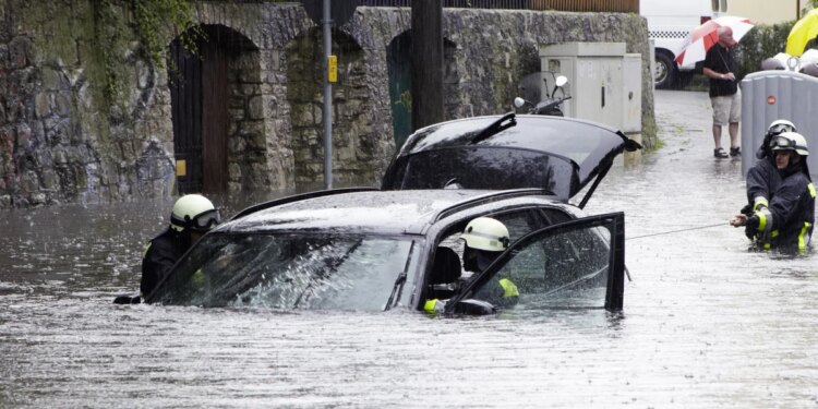 Unwetterschäden an Autos 2025 deutlich gesunken