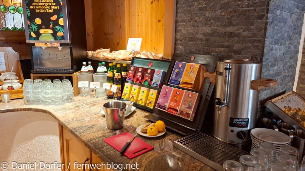 Tee Saft Frühstücksbüffet Hotel Post Kappl Tirol Österreich