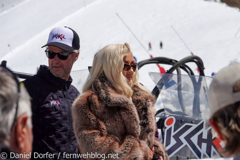 Christina Aguilera im Pelzmantel bei der Ankunft beim Pic in the Snow auf der Idalp Ischgl 2026