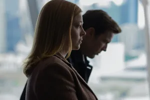 ALL HER FAULT -- Episode 102 -- Pictured: (l-r) Sarah Snook as Marissa Irvine, Jake Lacy as Peter Irvine -- (Photo by: Sarah Enticknap/PEACOCK)
