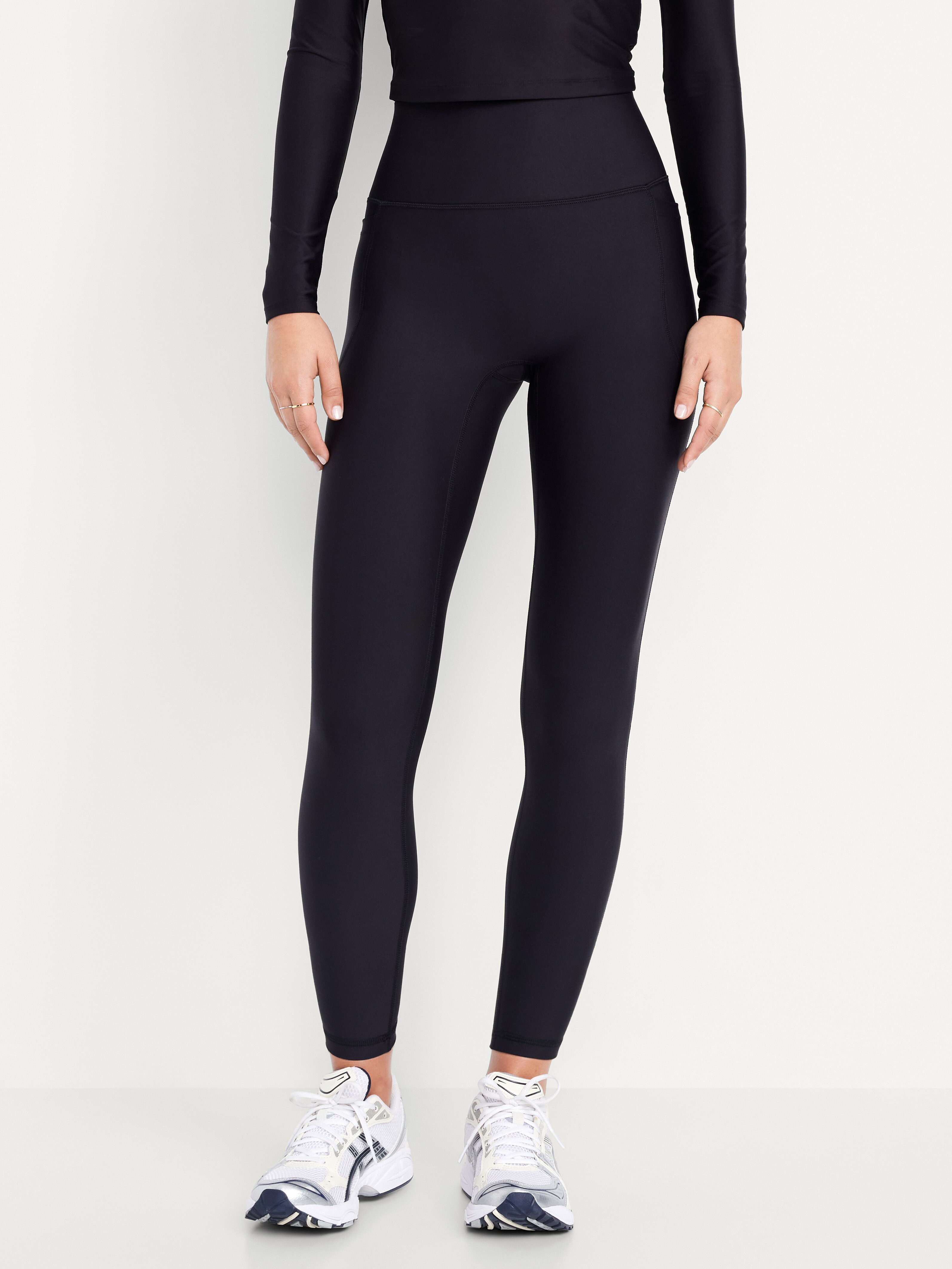 Old Navy, Extra-High Waisted Powersoft Boundless 7/8 Pocket Leggings &ndash; No Front Seam