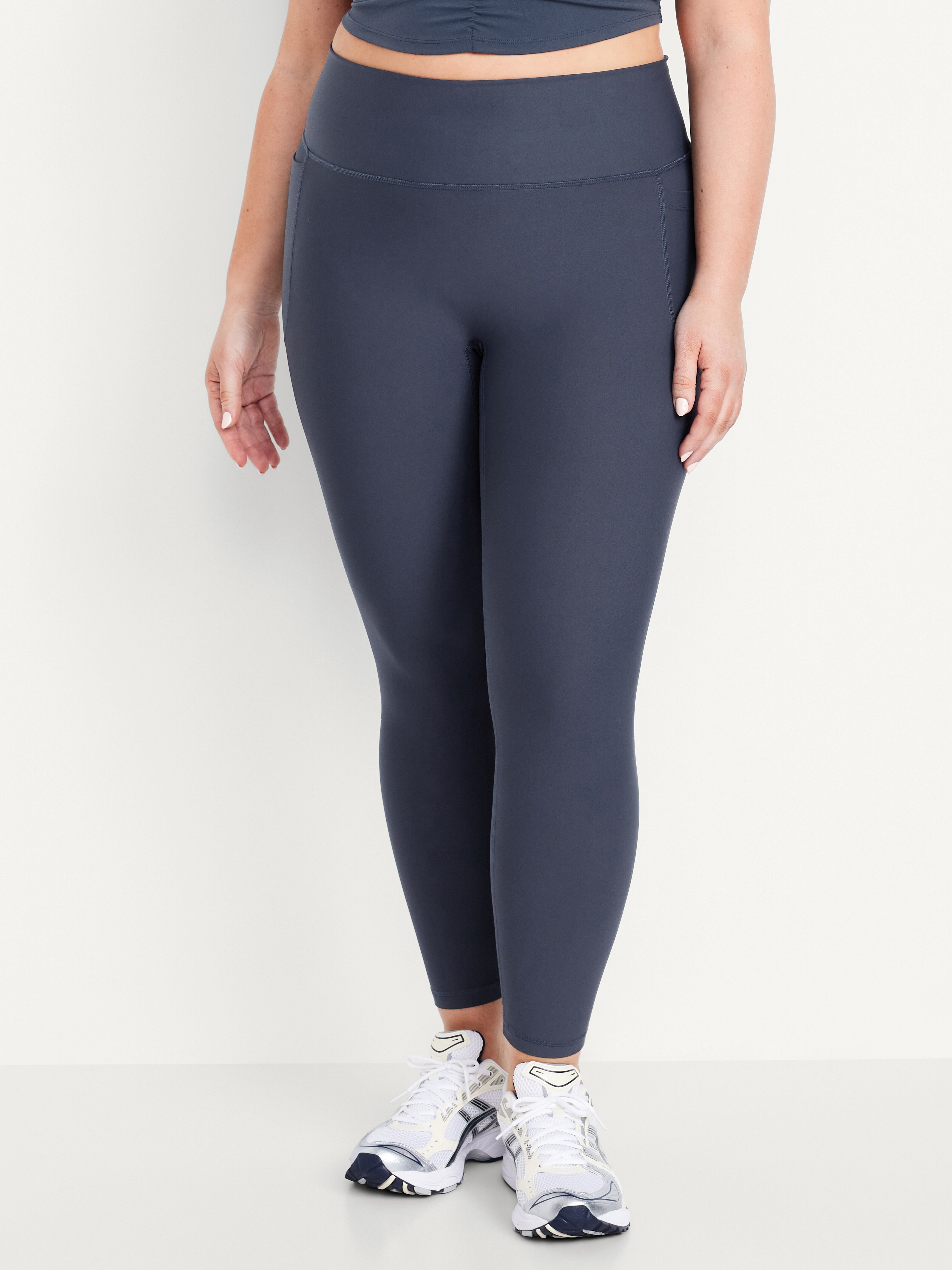 Old Navy, Extra-High Waisted Powersoft Boundless 7/8 Pocket Leggings &ndash; No Front Seam