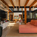 Boa Vista House / facury + guaja.cc + Thiago Bandeira - Interior Photography, Living Room, Wood, Table, Sofa, Chair, Beam