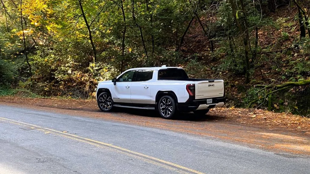 2025 GMC Sierra EV Denali 2025 GMC Sierra EV Denali