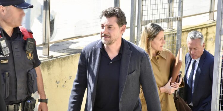 Jonathan Andic Released On Bail After Being Named Suspect in Billionaire Father’s Death