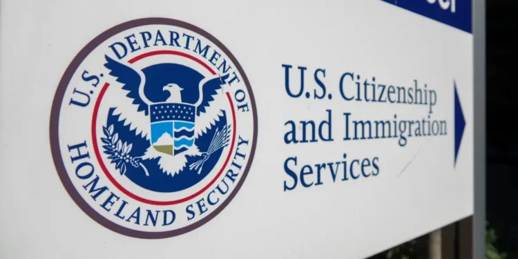 Green Card Rule Won’t Affect Immigrants Providing ‚Economic Benefit‘