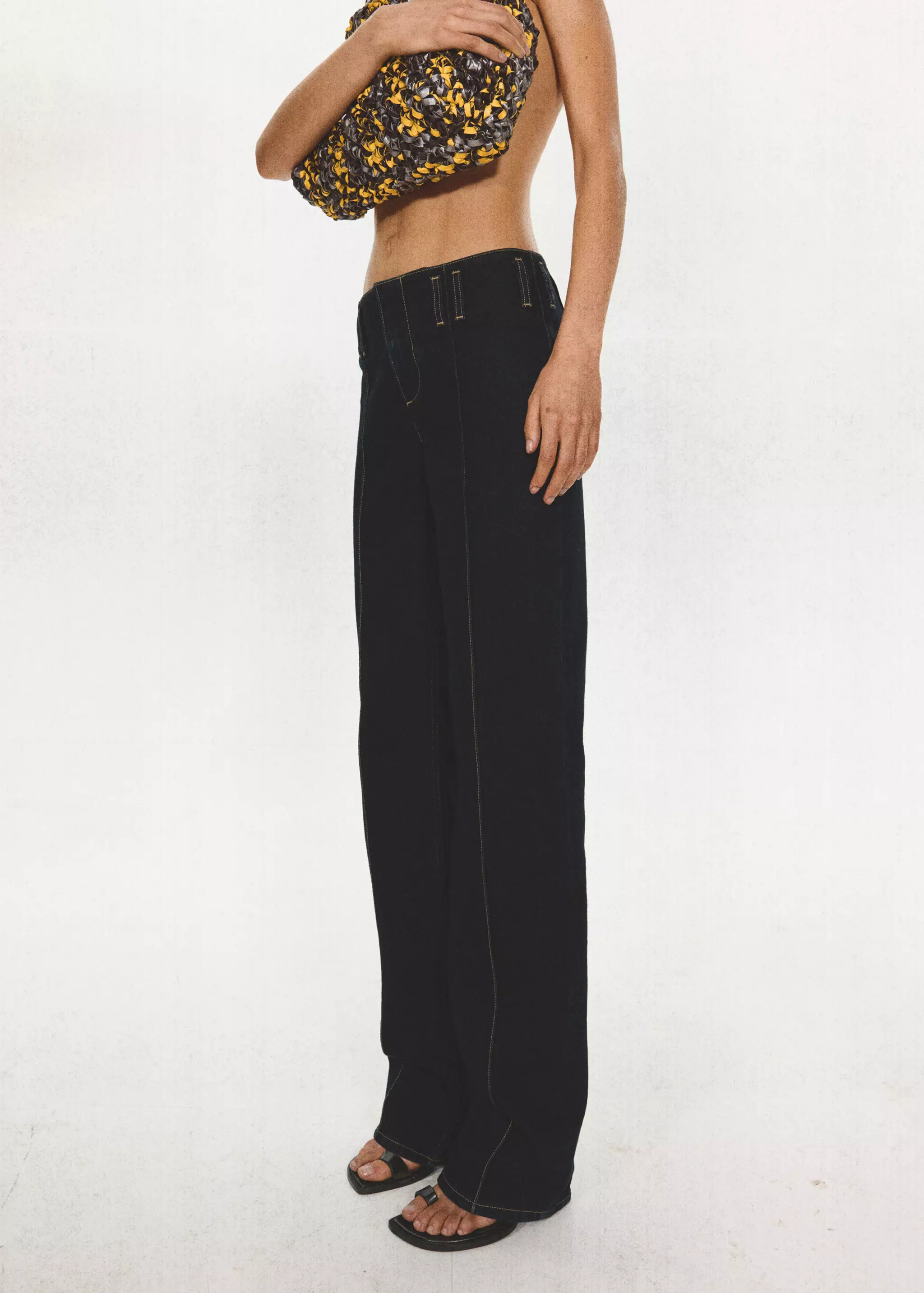 Low-Rise Jeans With Contrasting Stitching - Women | Mango Usa