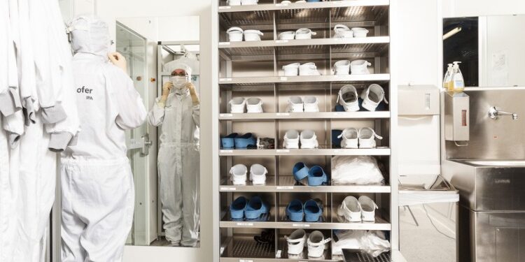 Produzieren im Reinraum – Fraunhofer IPA