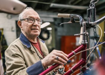 Abolition of the Additional Earnings Limit – How Has Retirement Behavior Changed?