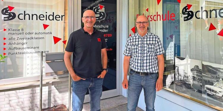 Schwenninger Fahrlehrer erklären: Mit diesen Tipps sinkt der Spritverbrauch deutlich – Villingen-Schwenningen & Umgebung