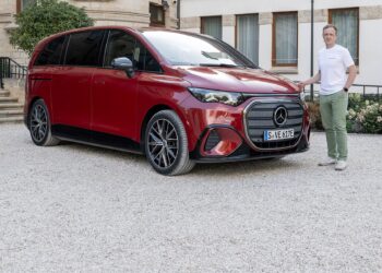 Mercedes VLE first drive: Luxury electric travel with 800-volt technology and open windows