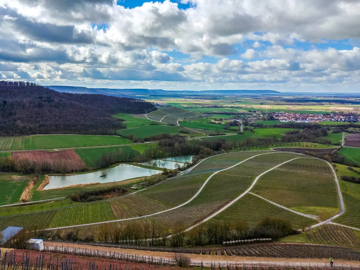 Blick auf Oberschwarzach bis zum Schwanberg
