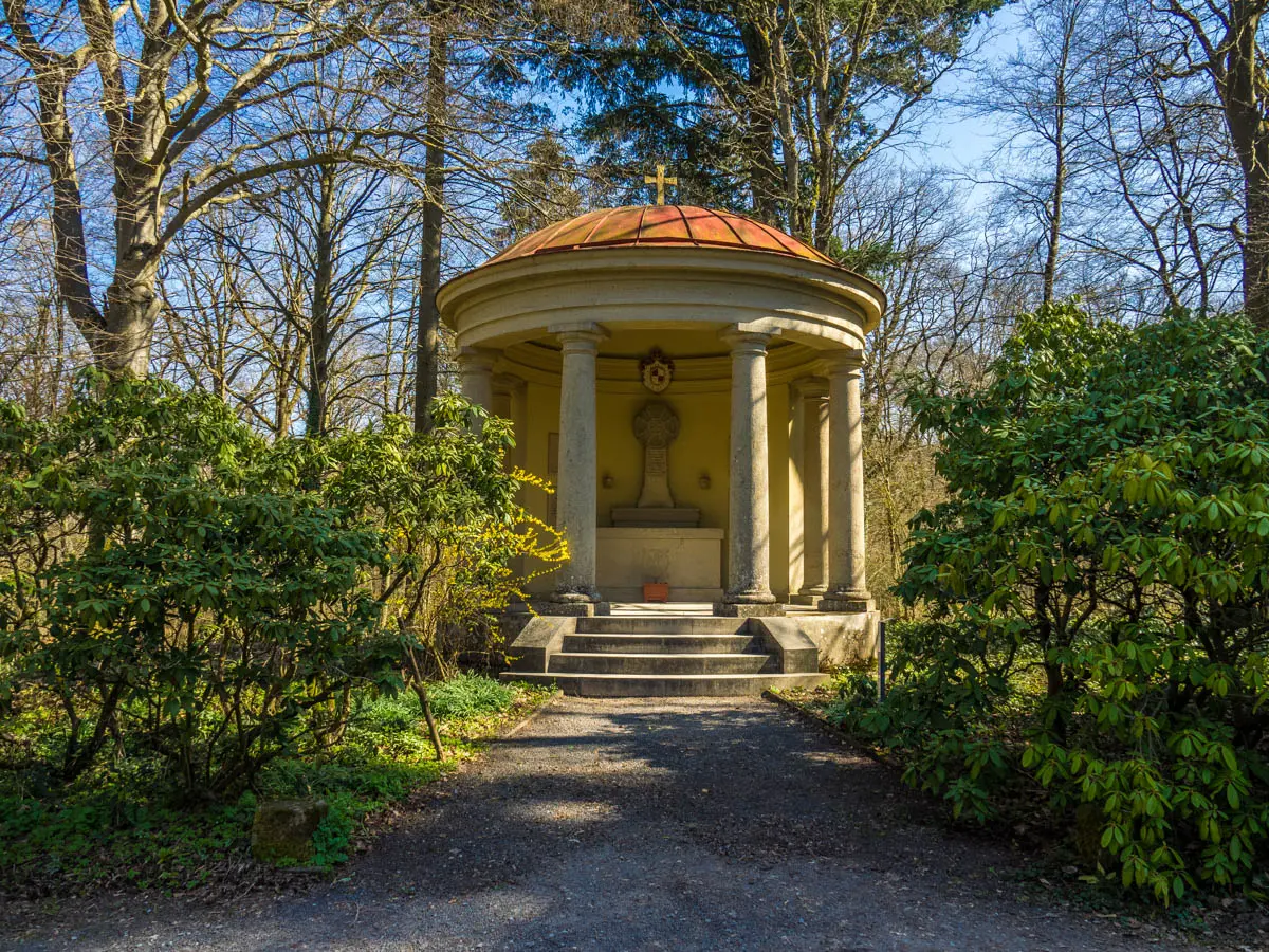 Mausoleum im Schlosspark