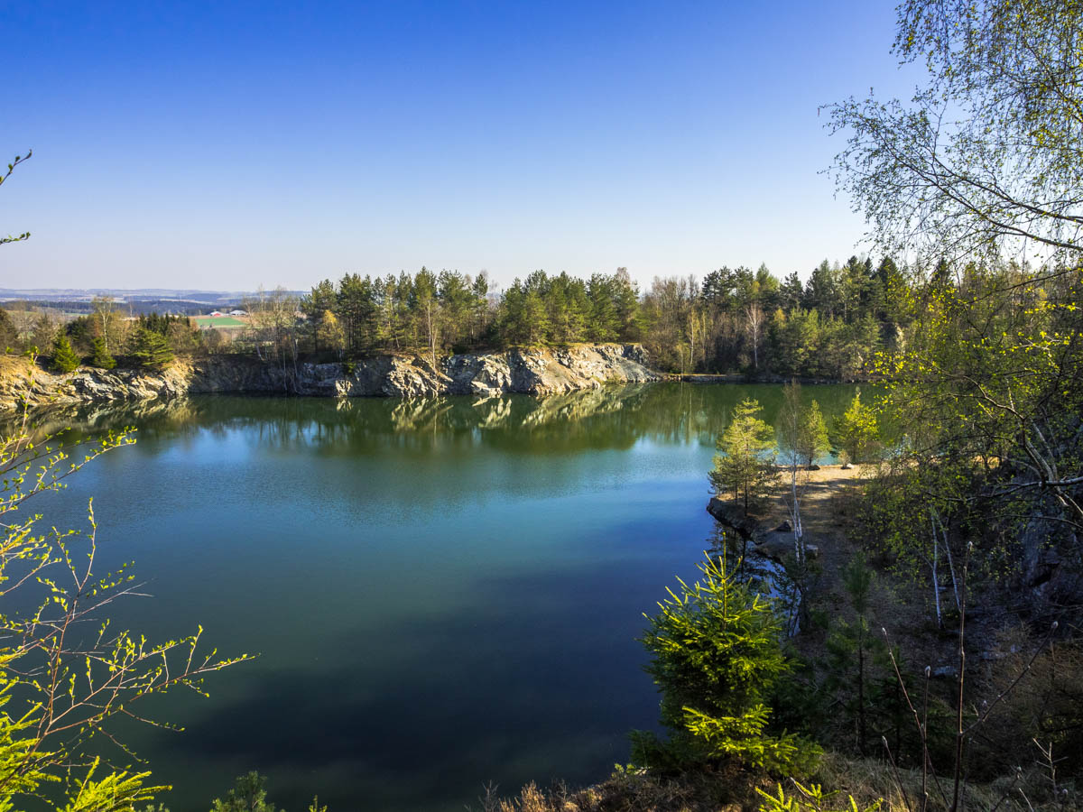 Blick in den Steinbruch am Naturlehrpfad Haidberg