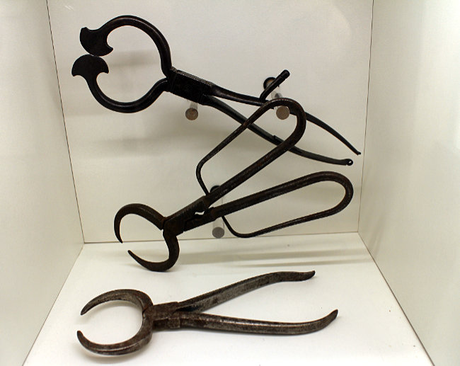 Ostfriesland - Leer - Teemuseum - Kluntjeknieper zum Zerkleinern großer Kandisstücke