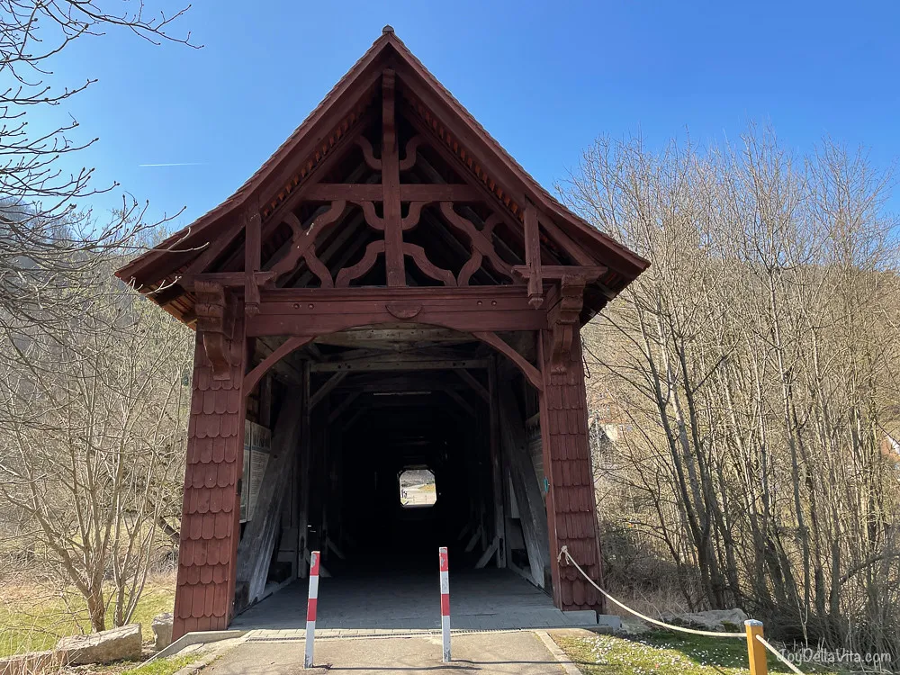 10 km Beuroner Wanderroute im Naturpark Obere Donau 5 Beuron Historische überdachte Holzbrücke