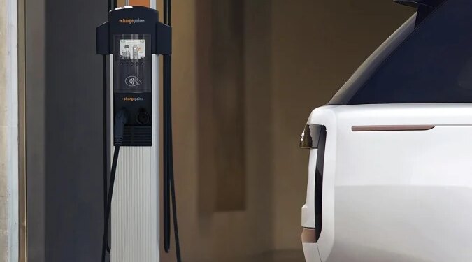 JLR switches charging service from Plugsurfing to DCS