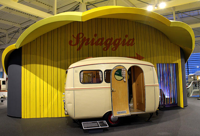 Bad Waldsee - Wohnwagen Westfalia Camping 2 von 1956 an der Adria