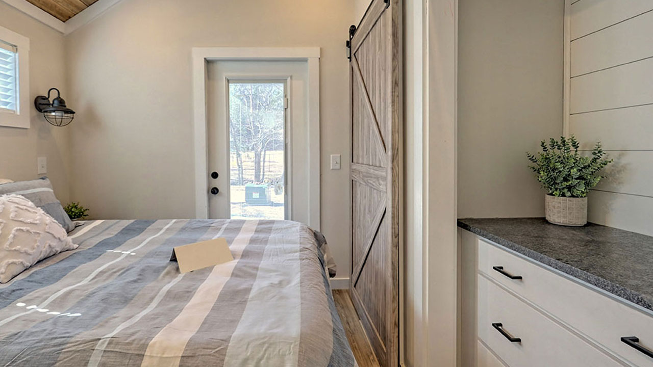 Swayback Tiny House Park Model closets