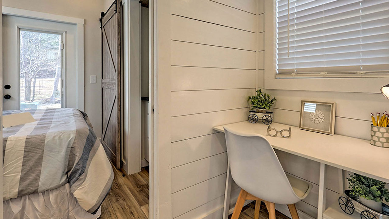 Swayback Tiny House Park Model home office