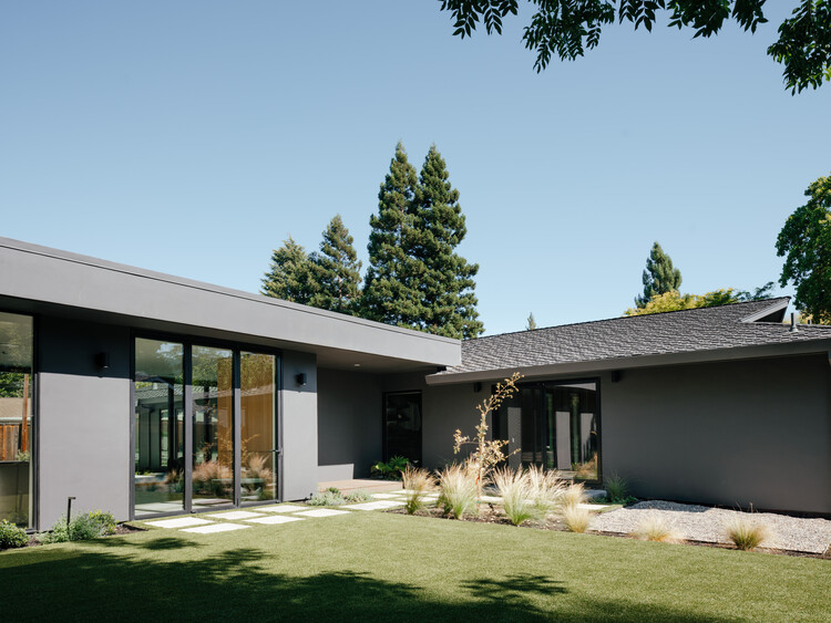Paraiso Remodel / Austin Sandy Architects - Exterior Photography, Door, Garden, Concrete, Courtyard