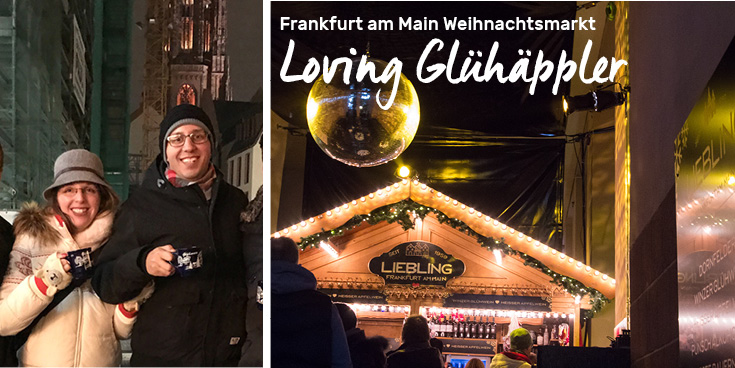 Glühäppler genießen auf dem Weihnachtsmarkt in Frankfurt am Main