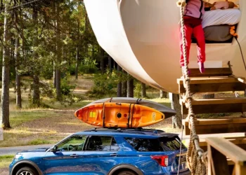 Ford and Outdoor Exploration Experts Komoot help you find new adventures for your next Staycation • Joy della Vita