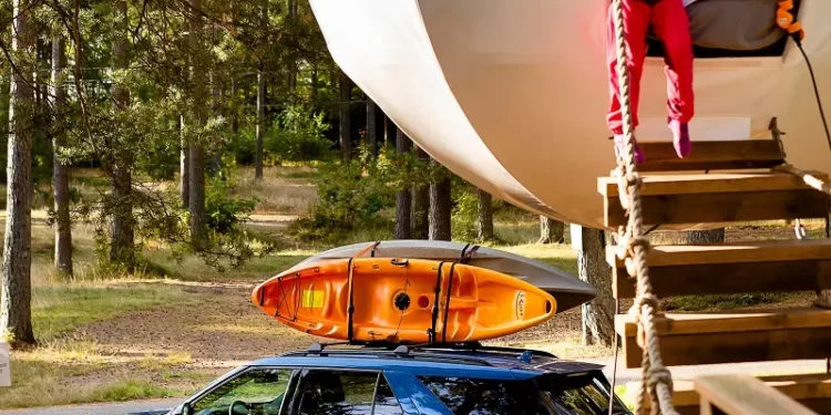 Ford and Outdoor Exploration Experts Komoot help you find new adventures for your next Staycation • Joy della Vita
